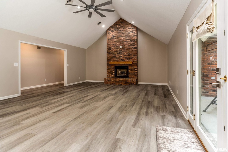 1605 Eugene Lane, Marion, Illinois 62959, 4 Bedrooms Bedrooms, 0 ,3 BathroomsBathrooms,Residential,For Sale,Eugene,0,RMAEB458827