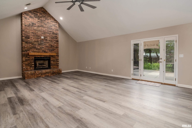1605 Eugene Lane, Marion, Illinois 62959, 4 Bedrooms Bedrooms, 0 ,3 BathroomsBathrooms,Residential,For Sale,Eugene,0,RMAEB458827