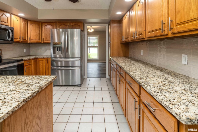 1605 Eugene Lane, Marion, Illinois 62959, 4 Bedrooms Bedrooms, 0 ,3 BathroomsBathrooms,Residential,For Sale,Eugene,0,RMAEB458827