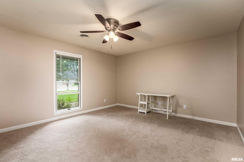 1605 Eugene Lane, Marion, Illinois 62959, 4 Bedrooms Bedrooms, 0 ,3 BathroomsBathrooms,Residential,For Sale,Eugene,0,RMAEB458827