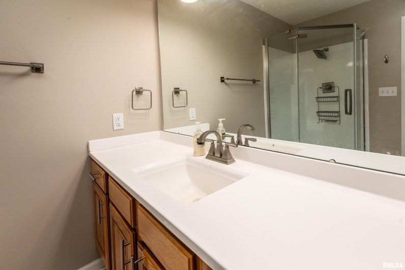 1605 Eugene Lane, Marion, Illinois 62959, 4 Bedrooms Bedrooms, 0 ,3 BathroomsBathrooms,Residential,For Sale,Eugene,0,RMAEB458827