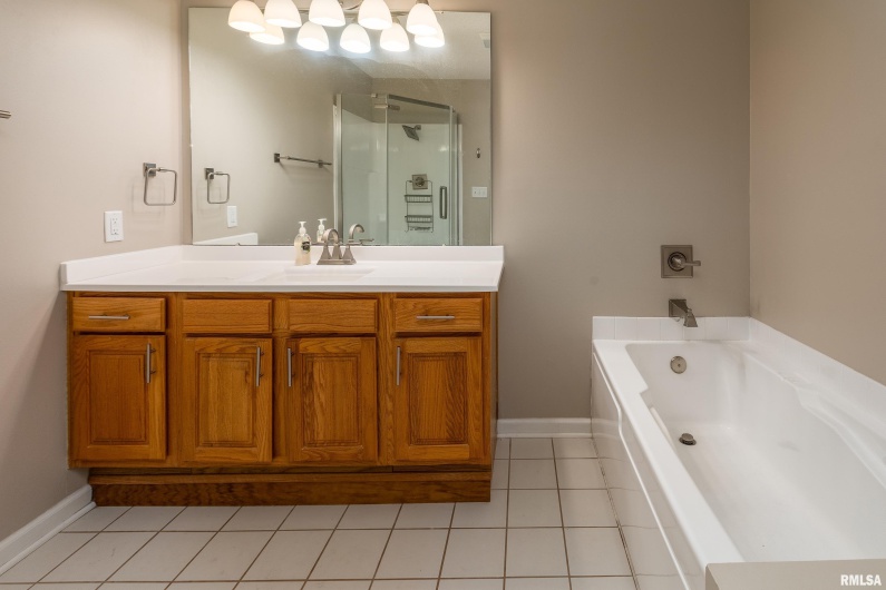 1605 Eugene Lane, Marion, Illinois 62959, 4 Bedrooms Bedrooms, 0 ,3 BathroomsBathrooms,Residential,For Sale,Eugene,0,RMAEB458827