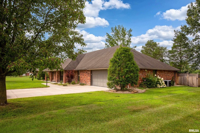 1605 Eugene Lane, Marion, Illinois 62959, 4 Bedrooms Bedrooms, 0 ,3 BathroomsBathrooms,Residential,For Sale,Eugene,0,RMAEB458827