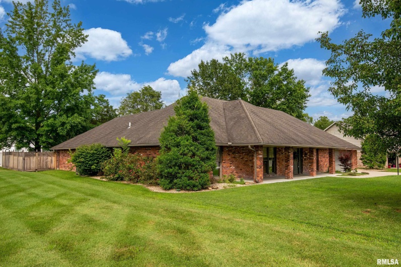 1605 Eugene Lane, Marion, Illinois 62959, 4 Bedrooms Bedrooms, 0 ,3 BathroomsBathrooms,Residential,For Sale,Eugene,0,RMAEB458827