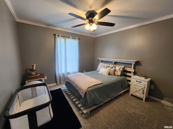1009 TROLLEY Street, Eldorado, Illinois 62930, 4 Bedrooms Bedrooms, 0 ,2 BathroomsBathrooms,Residential,For Sale,TROLLEY,0,RMAQC4265347