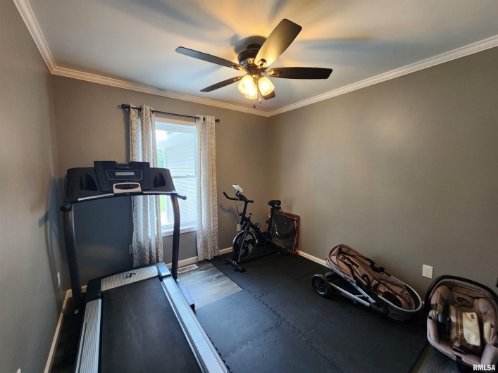 1009 TROLLEY Street, Eldorado, Illinois 62930, 4 Bedrooms Bedrooms, 0 ,2 BathroomsBathrooms,Residential,For Sale,TROLLEY,0,RMAQC4265347
