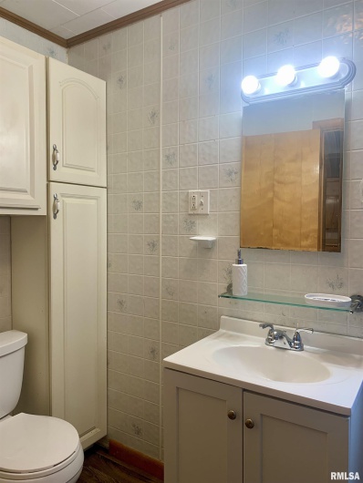 1006 Gent Avenue, Johnston City, Illinois 62951, 3 Bedrooms Bedrooms, 0 ,1 BathroomBathrooms,Residential,For Sale,Gent,0,RMAEB458831