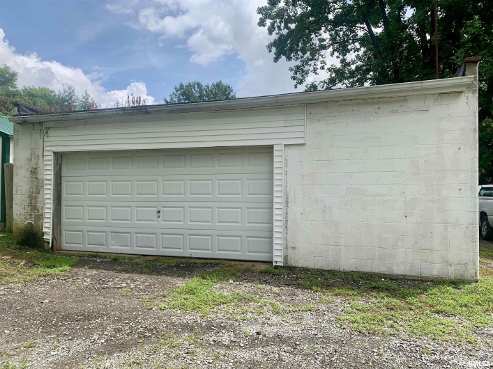 1006 Gent Avenue, Johnston City, Illinois 62951, 3 Bedrooms Bedrooms, 0 ,1 BathroomBathrooms,Residential,For Sale,Gent,0,RMAEB458831