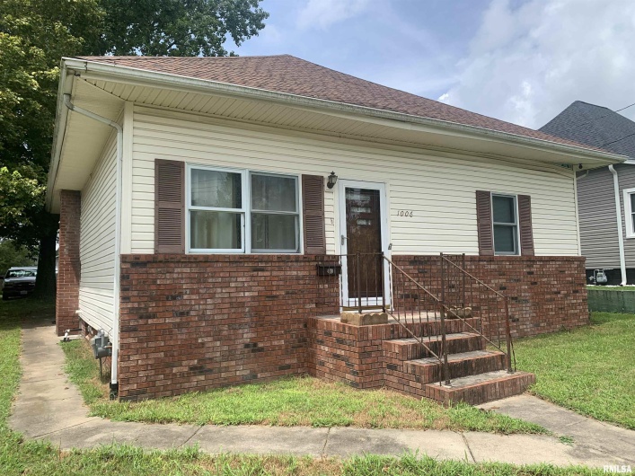 1006 Gent Avenue, Johnston City, Illinois 62951, 3 Bedrooms Bedrooms, 0 ,1 BathroomBathrooms,Residential,For Sale,Gent,0,RMAEB458831