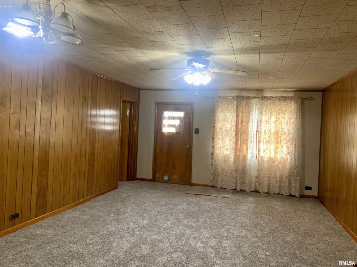 1006 Gent Avenue, Johnston City, Illinois 62951, 3 Bedrooms Bedrooms, 0 ,1 BathroomBathrooms,Residential,For Sale,Gent,0,RMAEB458831