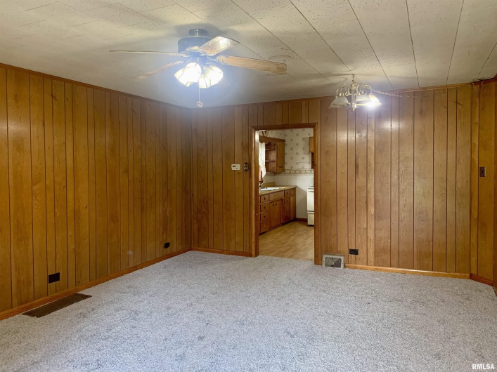 1006 Gent Avenue, Johnston City, Illinois 62951, 3 Bedrooms Bedrooms, 0 ,1 BathroomBathrooms,Residential,For Sale,Gent,0,RMAEB458831