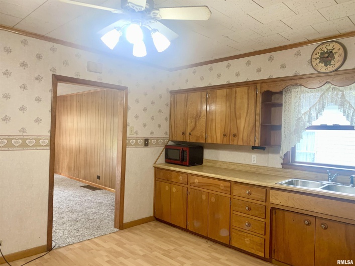 1006 Gent Avenue, Johnston City, Illinois 62951, 3 Bedrooms Bedrooms, 0 ,1 BathroomBathrooms,Residential,For Sale,Gent,0,RMAEB458831