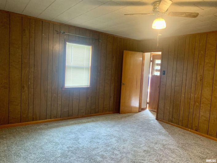 1006 Gent Avenue, Johnston City, Illinois 62951, 3 Bedrooms Bedrooms, 0 ,1 BathroomBathrooms,Residential,For Sale,Gent,0,RMAEB458831