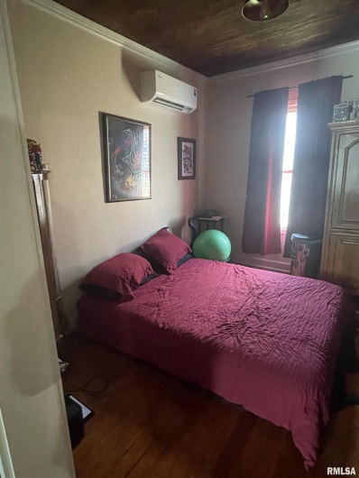 602 LOGAN Street, Carbondale, Illinois 62901, 2 Bedrooms Bedrooms, 0 ,1 BathroomBathrooms,Residential,For Sale,LOGAN,0,RMAEB458589