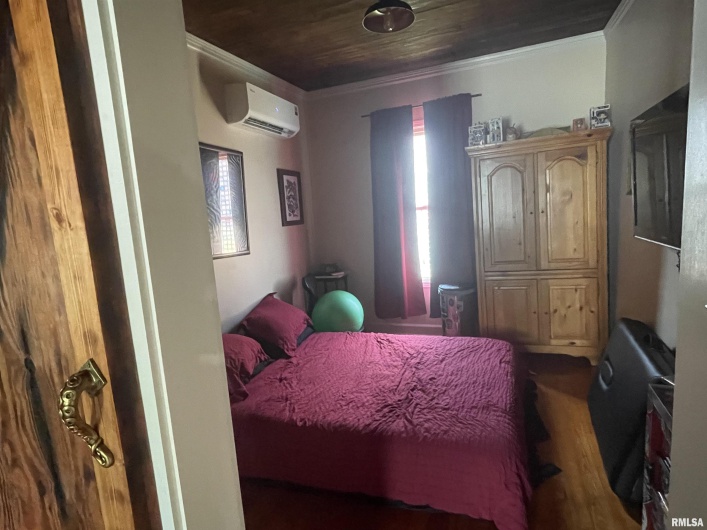 602 LOGAN Street, Carbondale, Illinois 62901, 2 Bedrooms Bedrooms, 0 ,1 BathroomBathrooms,Residential,For Sale,LOGAN,0,RMAEB458589