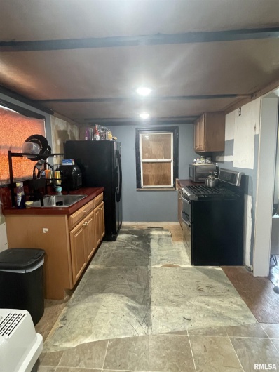 602 LOGAN Street, Carbondale, Illinois 62901, 2 Bedrooms Bedrooms, 0 ,1 BathroomBathrooms,Residential,For Sale,LOGAN,0,RMAEB458589