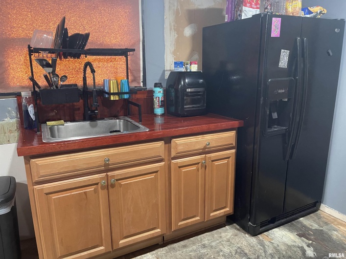 602 LOGAN Street, Carbondale, Illinois 62901, 2 Bedrooms Bedrooms, 0 ,1 BathroomBathrooms,Residential,For Sale,LOGAN,0,RMAEB458589