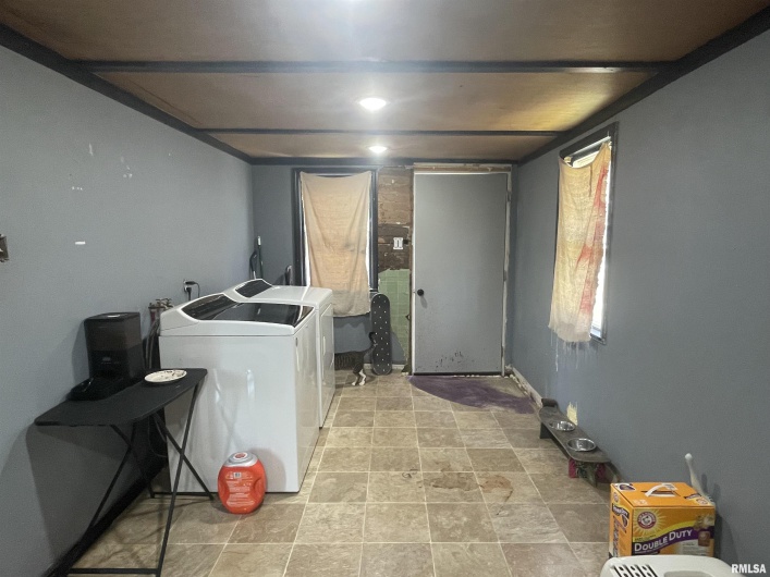 602 LOGAN Street, Carbondale, Illinois 62901, 2 Bedrooms Bedrooms, 0 ,1 BathroomBathrooms,Residential,For Sale,LOGAN,0,RMAEB458589