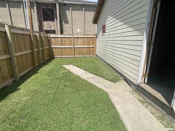 602 LOGAN Street, Carbondale, Illinois 62901, 2 Bedrooms Bedrooms, 0 ,1 BathroomBathrooms,Residential,For Sale,LOGAN,0,RMAEB458589