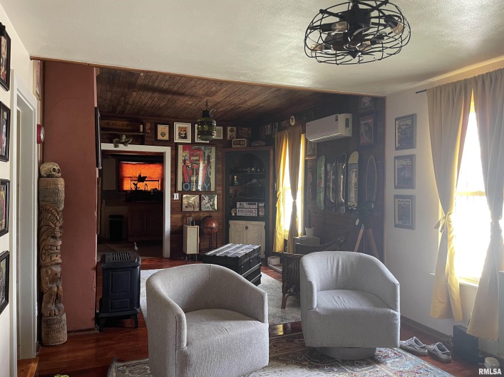 602 LOGAN Street, Carbondale, Illinois 62901, 2 Bedrooms Bedrooms, 0 ,1 BathroomBathrooms,Residential,For Sale,LOGAN,0,RMAEB458589