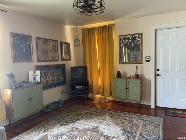 602 LOGAN Street, Carbondale, Illinois 62901, 2 Bedrooms Bedrooms, 0 ,1 BathroomBathrooms,Residential,For Sale,LOGAN,0,RMAEB458589