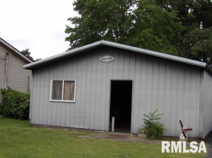 600 Panama Street, Eldorado, Illinois 62930, 3 Bedrooms Bedrooms, 0 ,1 BathroomBathrooms,Residential,For Sale,Panama,0,RMAEB458836