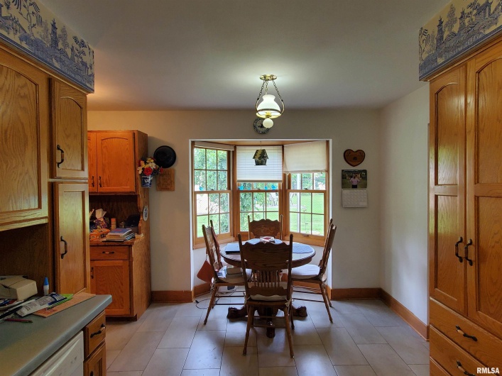 301 GLENVIEW Drive, Carbondale, Illinois 62901, 3 Bedrooms Bedrooms, 0 ,2 BathroomsBathrooms,Residential,For Sale,GLENVIEW,0,RMAEB458837