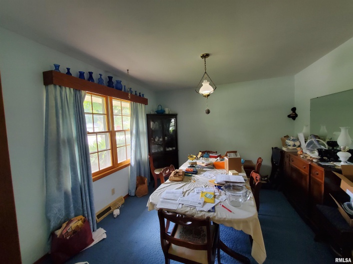 301 GLENVIEW Drive, Carbondale, Illinois 62901, 3 Bedrooms Bedrooms, 0 ,2 BathroomsBathrooms,Residential,For Sale,GLENVIEW,0,RMAEB458837