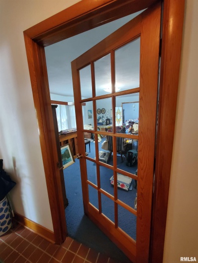 301 GLENVIEW Drive, Carbondale, Illinois 62901, 3 Bedrooms Bedrooms, 0 ,2 BathroomsBathrooms,Residential,For Sale,GLENVIEW,0,RMAEB458837