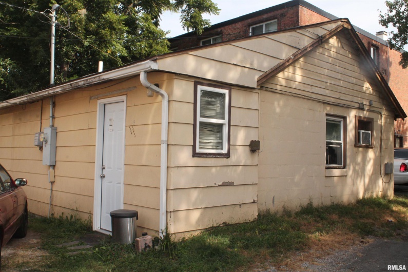 605 Freeman Street, Carbondale, Illinois 62901, 0 , 0 ,0,Residential Income,For Sale,Freeman,0,RMAEB458842