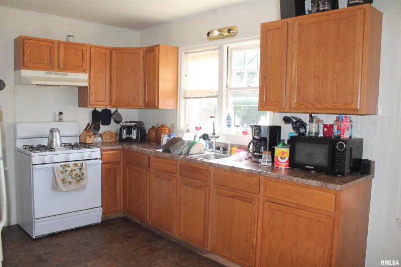 605 Freeman Street, Carbondale, Illinois 62901, 0 , 0 ,0,Residential Income,For Sale,Freeman,0,RMAEB458842