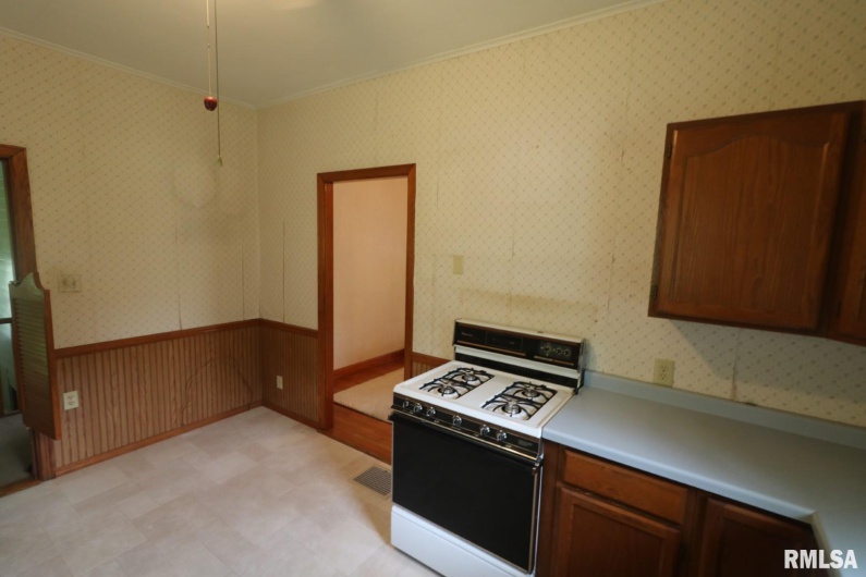 106 Chutt Street, Carterville, Illinois 62918, 2 Bedrooms Bedrooms, 0 ,1 BathroomBathrooms,Residential,For Sale,Chutt,0,RMAEB458851