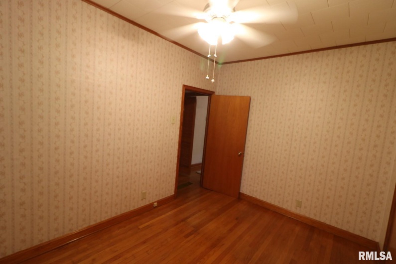 106 Chutt Street, Carterville, Illinois 62918, 2 Bedrooms Bedrooms, 0 ,1 BathroomBathrooms,Residential,For Sale,Chutt,0,RMAEB458851