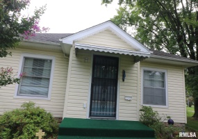 106 Chutt Street, Carterville, Illinois 62918, 2 Bedrooms Bedrooms, 0 ,1 BathroomBathrooms,Residential,For Sale,Chutt,0,RMAEB458851