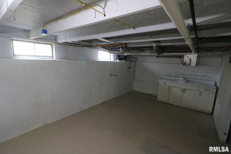 106 Chutt Street, Carterville, Illinois 62918, 2 Bedrooms Bedrooms, 0 ,1 BathroomBathrooms,Residential,For Sale,Chutt,0,RMAEB458851