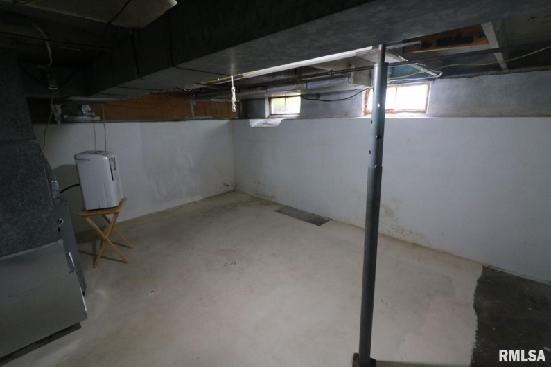 106 Chutt Street, Carterville, Illinois 62918, 2 Bedrooms Bedrooms, 0 ,1 BathroomBathrooms,Residential,For Sale,Chutt,0,RMAEB458851