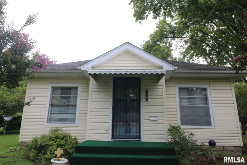 106 Chutt Street, Carterville, Illinois 62918, 2 Bedrooms Bedrooms, 0 ,1 BathroomBathrooms,Residential,For Sale,Chutt,0,RMAEB458851