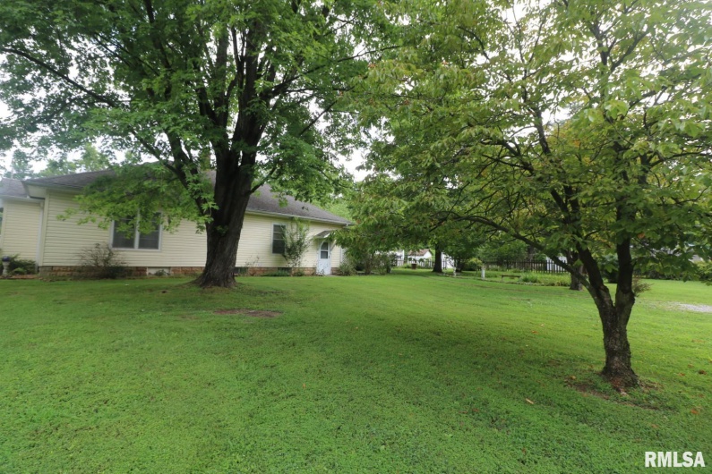 106 Chutt Street, Carterville, Illinois 62918, 2 Bedrooms Bedrooms, 0 ,1 BathroomBathrooms,Residential,For Sale,Chutt,0,RMAEB458851