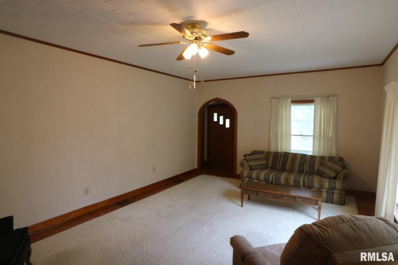 106 Chutt Street, Carterville, Illinois 62918, 2 Bedrooms Bedrooms, 0 ,1 BathroomBathrooms,Residential,For Sale,Chutt,0,RMAEB458851