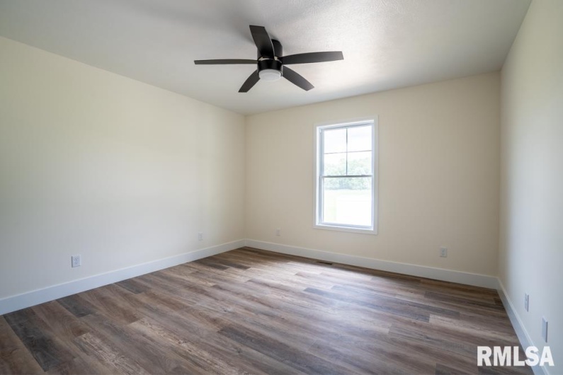 659 COPPER CREEK Lane, Herrin, Illinois 62948, 3 Bedrooms Bedrooms, 0 ,2 BathroomsBathrooms,Residential,For Sale,COPPER CREEK,0,RMAQC4265399