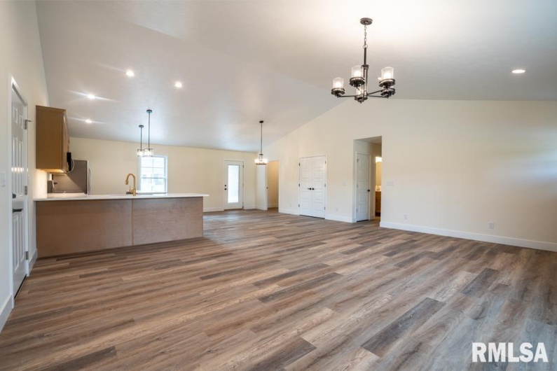 659 COPPER CREEK Lane, Herrin, Illinois 62948, 3 Bedrooms Bedrooms, 0 ,2 BathroomsBathrooms,Residential,For Sale,COPPER CREEK,0,RMAQC4265399