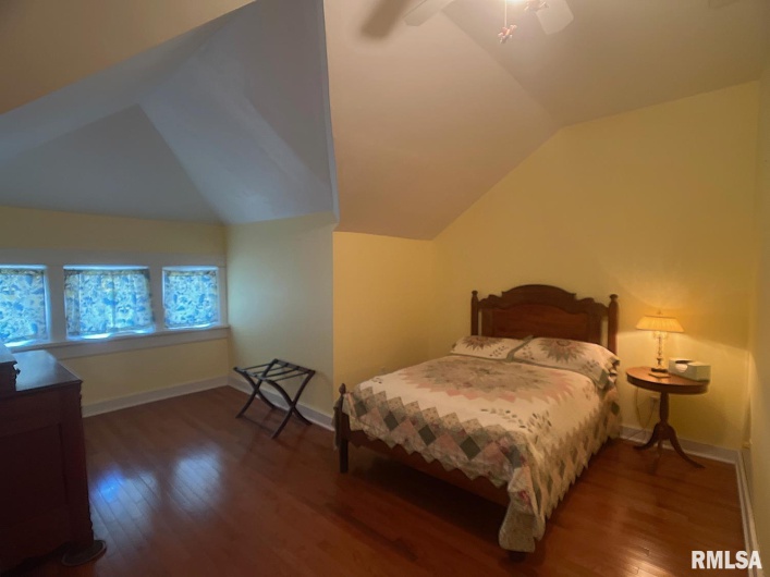 1828 EDITH Street, Murphysboro, Illinois 62966, 4 Bedrooms Bedrooms, 0 ,2 BathroomsBathrooms,Residential,For Sale,EDITH,0,RMAEB458855
