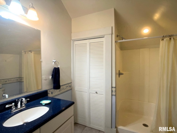 1828 EDITH Street, Murphysboro, Illinois 62966, 4 Bedrooms Bedrooms, 0 ,2 BathroomsBathrooms,Residential,For Sale,EDITH,0,RMAEB458855