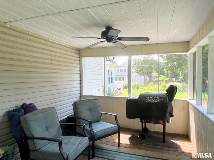 1828 EDITH Street, Murphysboro, Illinois 62966, 4 Bedrooms Bedrooms, 0 ,2 BathroomsBathrooms,Residential,For Sale,EDITH,0,RMAEB458855