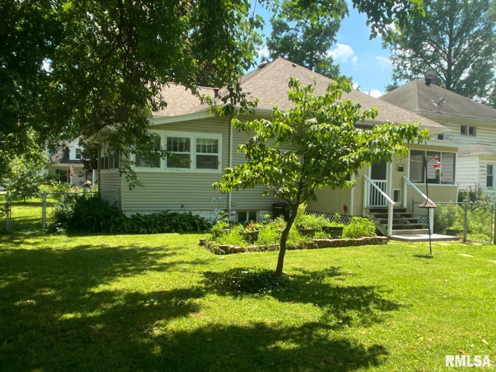 1828 EDITH Street, Murphysboro, Illinois 62966, 4 Bedrooms Bedrooms, 0 ,2 BathroomsBathrooms,Residential,For Sale,EDITH,0,RMAEB458855