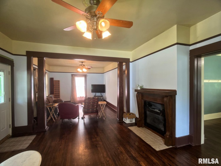 1828 EDITH Street, Murphysboro, Illinois 62966, 4 Bedrooms Bedrooms, 0 ,2 BathroomsBathrooms,Residential,For Sale,EDITH,0,RMAEB458855