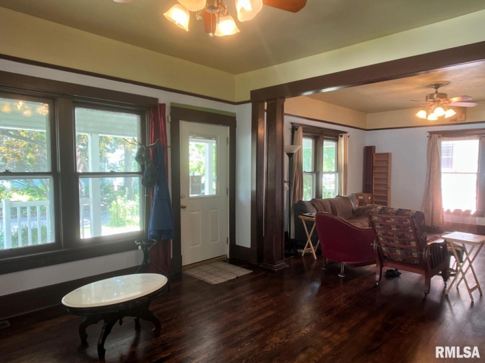1828 EDITH Street, Murphysboro, Illinois 62966, 4 Bedrooms Bedrooms, 0 ,2 BathroomsBathrooms,Residential,For Sale,EDITH,0,RMAEB458855