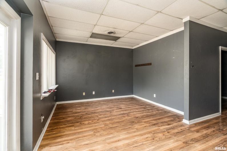 405 PERSHING Street, Energy, Illinois 62933, 0 , 0 ,0,Commercial Sale,For Sale,PERSHING,0,RMAEB458859