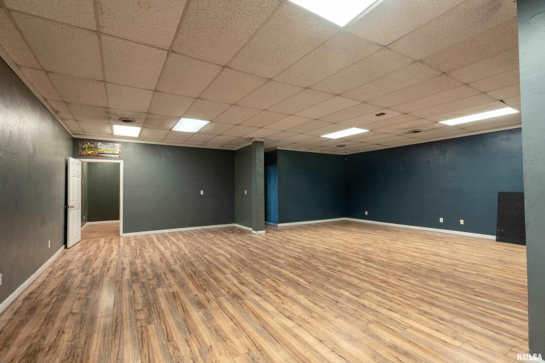 405 PERSHING Street, Energy, Illinois 62933, 0 , 0 ,0,Commercial Sale,For Sale,PERSHING,0,RMAEB458859
