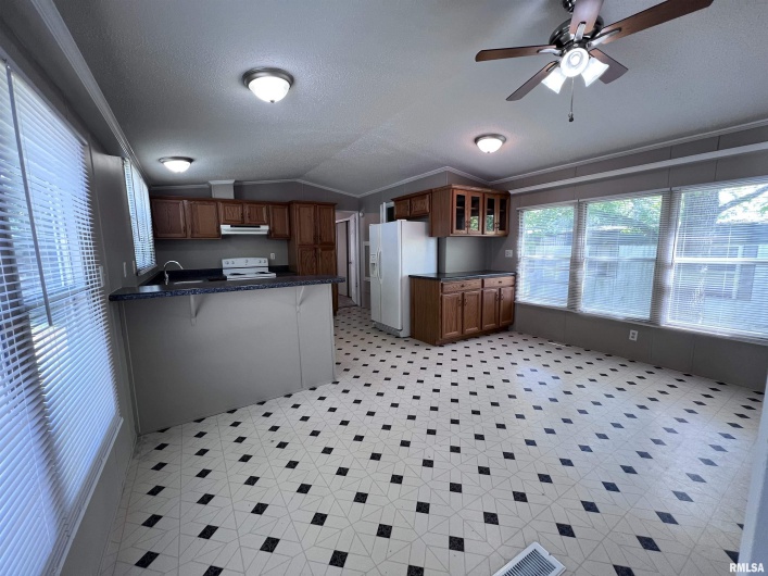 30 Timber Hollow Drive, Carbondale, Illinois 62901, 2 Bedrooms Bedrooms, 0 ,2 BathroomsBathrooms,Manufactured In Park,For Sale,Timber Hollow,0,RMAEB457920